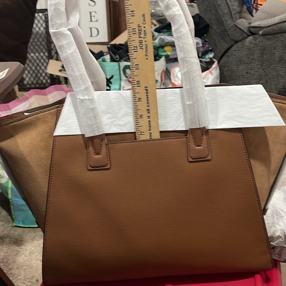 Michael Kors Camel large tote. Beautiful 🌸🌸🌸 tote , big side on each side - Picture 3 of 9